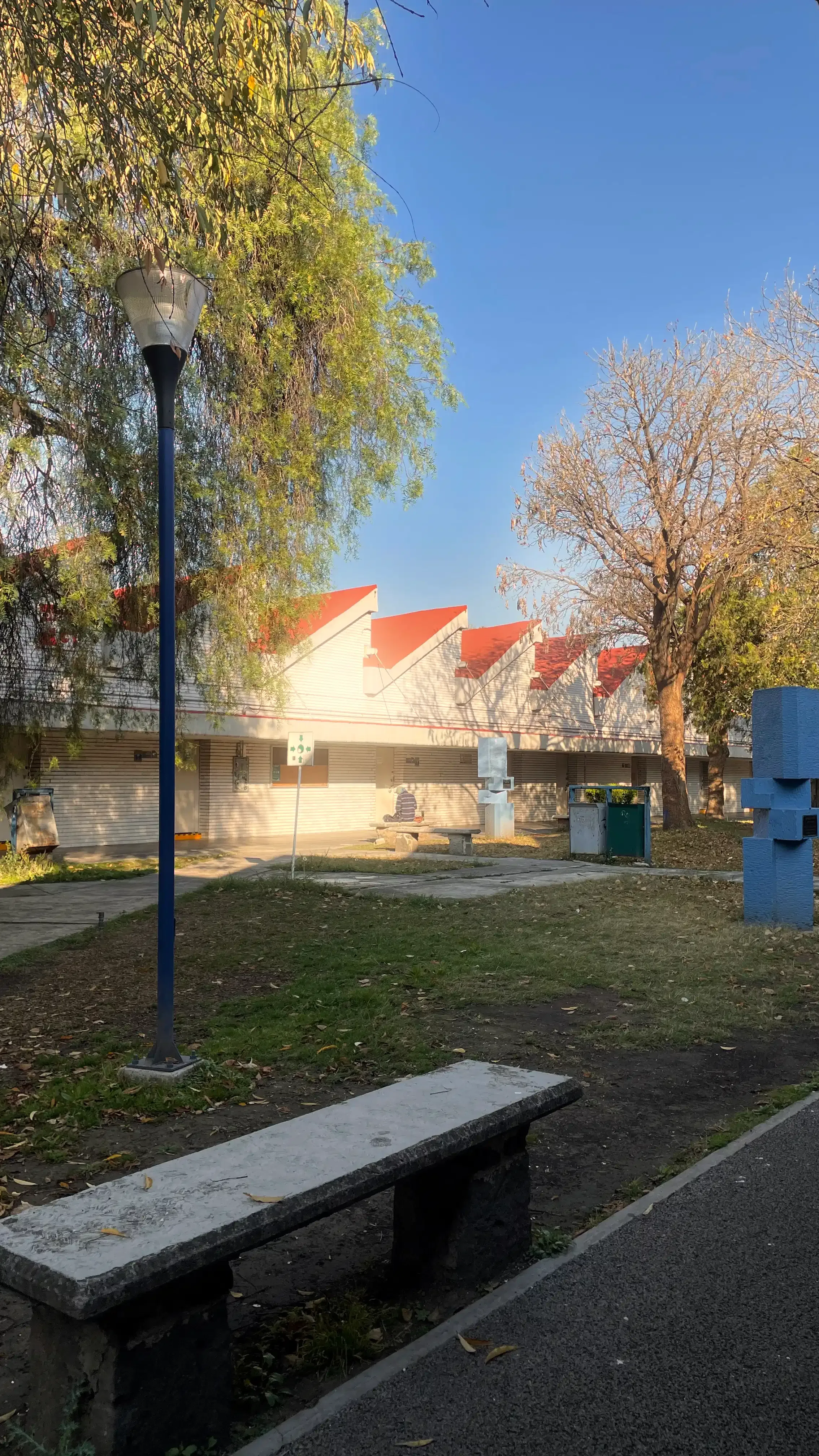 Facultad de Ingenieria campus grounds